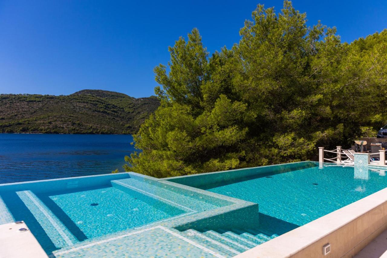 Beachfront Villa Brulupes In Secluded Bay Konstari Extérieur photo