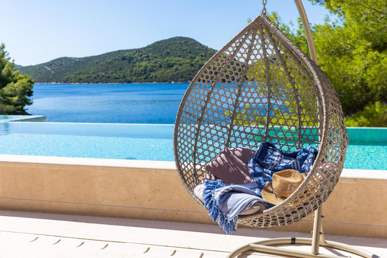 Beachfront Villa Brulupes In Secluded Bay Konstari Extérieur photo